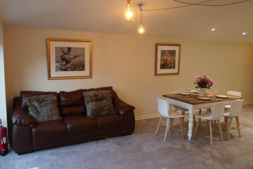The Den Frome Exterior photo